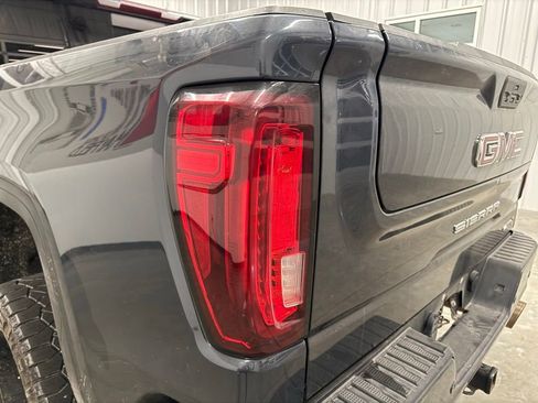 Used 2021 GMC Sierra 1500 AT4 w/ AT4 Premium Package image 5