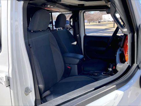 Certified 2024 Jeep Gladiator Sport image 9