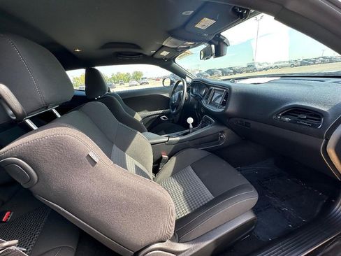 Used 2022 Dodge Challenger R/T w/ Blacktop Package image 15