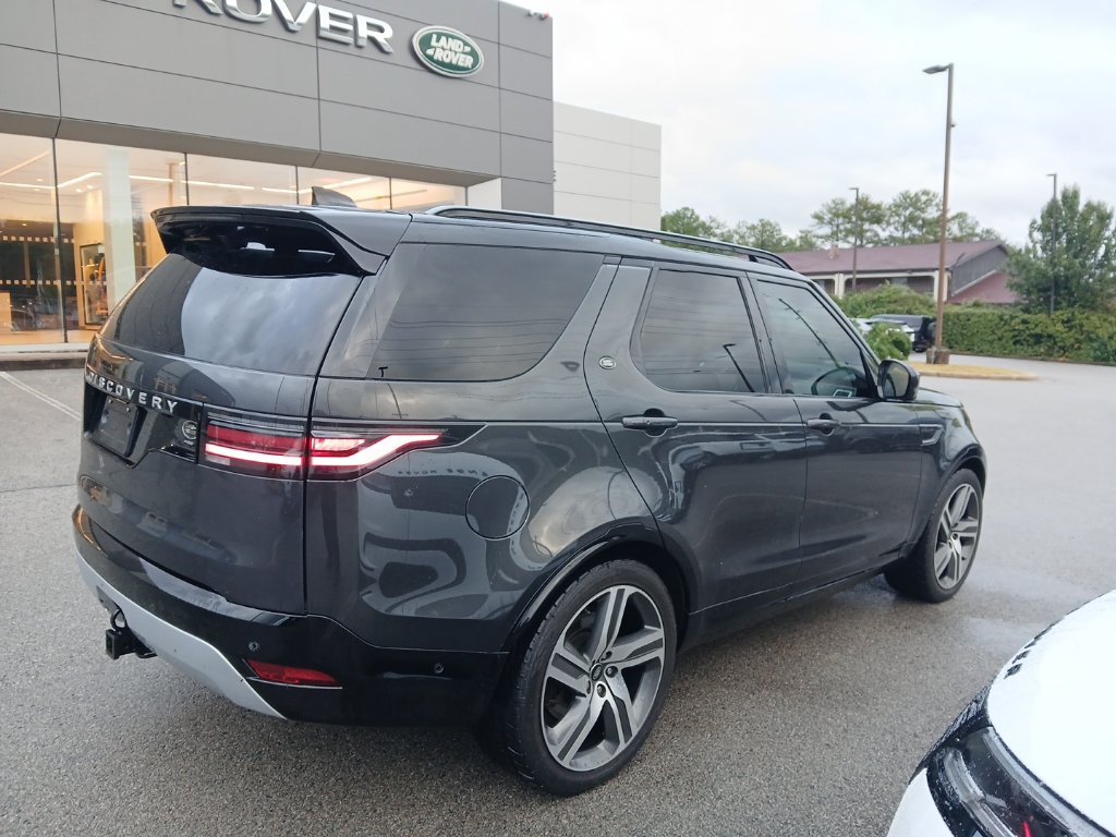 Used 2023 Land Rover Discovery Metropolitan Edition AWD/4WD image 2