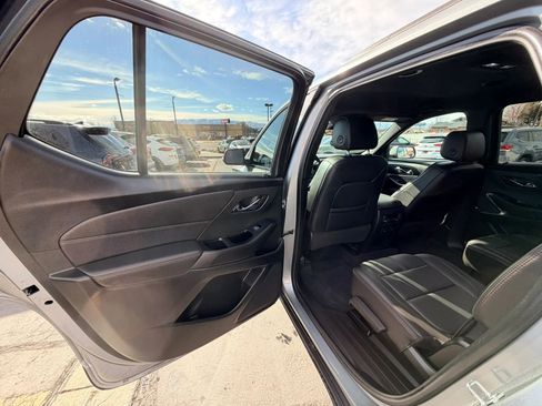 Used 2023 Chevrolet Traverse RS AWD/4WD image 24