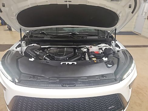 Certified 2025 Buick Enclave Sport Touring image 2