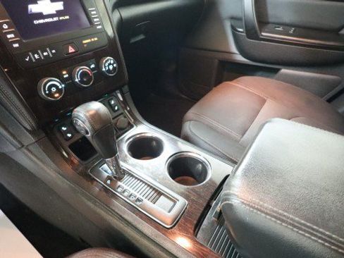 Used 2017 Chevrolet Traverse LT w/ Style and Technology Package FWD image 19