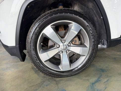 Used 2015 Jeep Grand Cherokee Limited AWD/4WD image 28