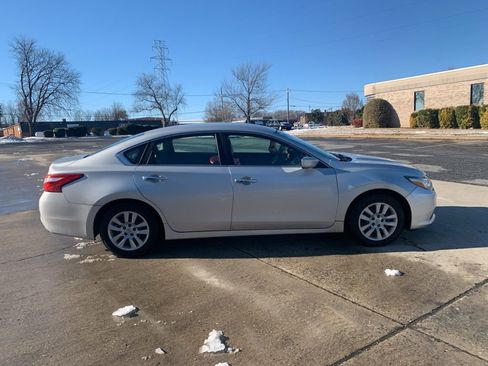 Used 2017 Nissan Altima 2.5 S w/ Power Driver Seat Package image 6