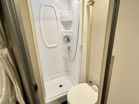 Used 2016 Mercedes-Benz Sprinter 3500 image 36