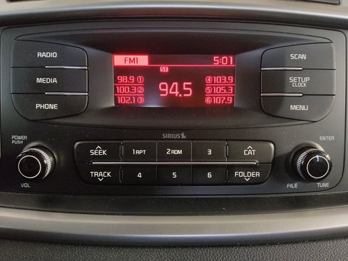 Used 2017 Kia Sorento L FWD image 25