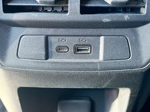 Used 2024 Chevrolet Colorado Z71 w/ Z71 Convenience Package 2 AWD/4WD image 24