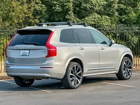 Used 2023 Volvo XC90 B6 Plus AWD/4WD image 3