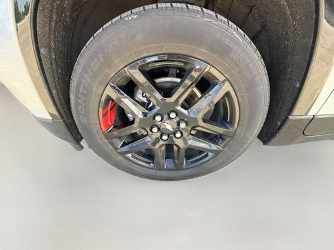 Used 2021 Chevrolet Traverse Premier w/ Redline Edition AWD/4WD image 11