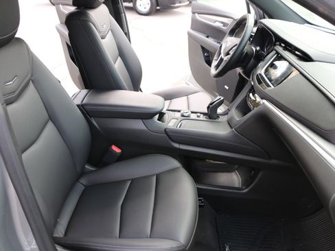 Used 2025 Cadillac XT5 Luxury image 27