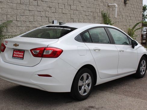 Used 2017 Chevrolet Cruze LS image 5