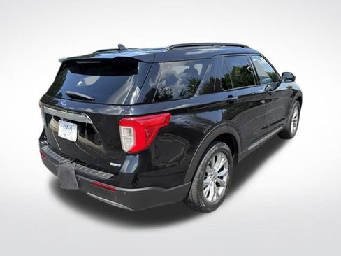 Used 2020 Ford Explorer XLT w/ Equipment Group 202A AWD/4WD image 8