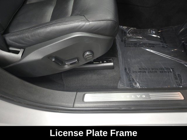Used 2021 Volvo XC90 T5 Momentum w/ Climate Package AWD/4WD image 6