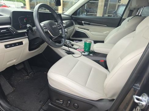 Used 2024 Kia Telluride S FWD image 6