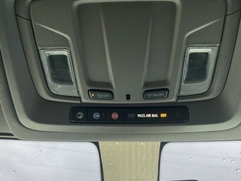 Used 2020 Chevrolet Silverado 2500 Custom w/ Custom Convenience Package image 36