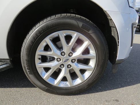 Used 2021 Ford Expedition Max XLT image 10