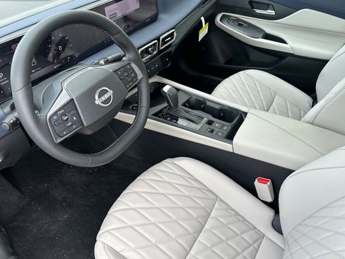 New 2026 Nissan Sentra SL FWD image 7
