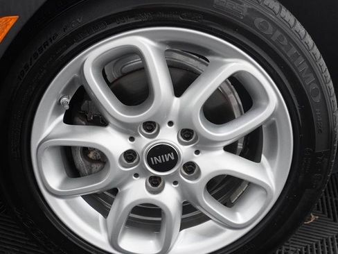 Used 2019 MINI Cooper 2-Door Hardtop w/ Storage Package FWD image 3