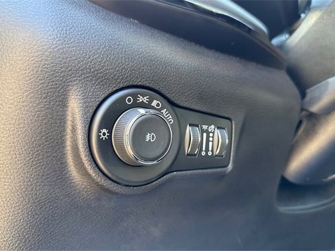 Used 2024 Jeep Compass Trailhawk image 17