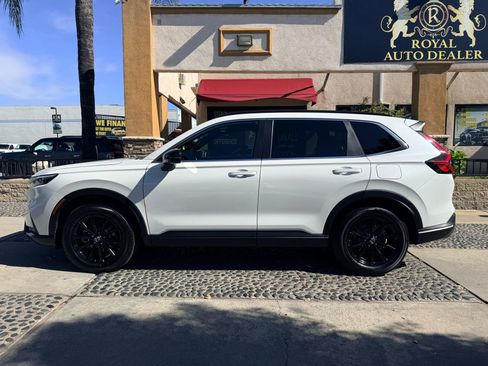 Used 2025 Honda CR-V Sport image 8