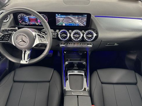 Used 2025 Mercedes-Benz GLA 250 4MATIC image 13