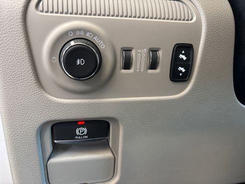 Used 2022 Jeep Wagoneer Series II w/ Premium Group I image 15