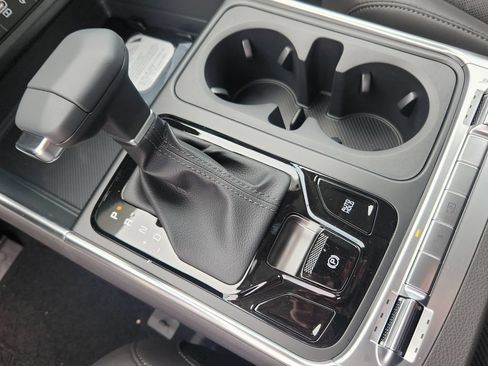 New 2027 Kia Carnival SX w/ Dark Edition Package FWD image 18