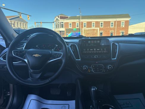 Used 2018 Chevrolet Malibu Premier w/ Premier Sun and Wheel Package image 15