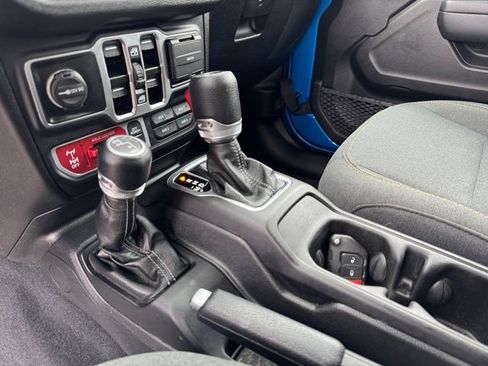 Certified 2025 Jeep Wrangler Unlimited Sport AWD/4WD image 19