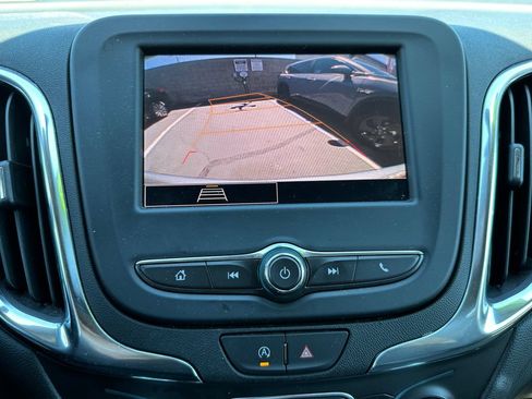Used 2024 Chevrolet Equinox LT FWD image 32
