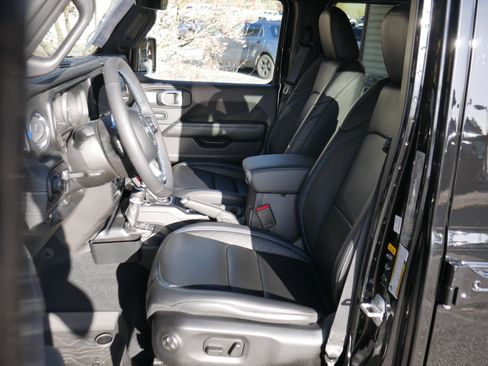 Used 2024 Jeep Wrangler High Altitude image 3