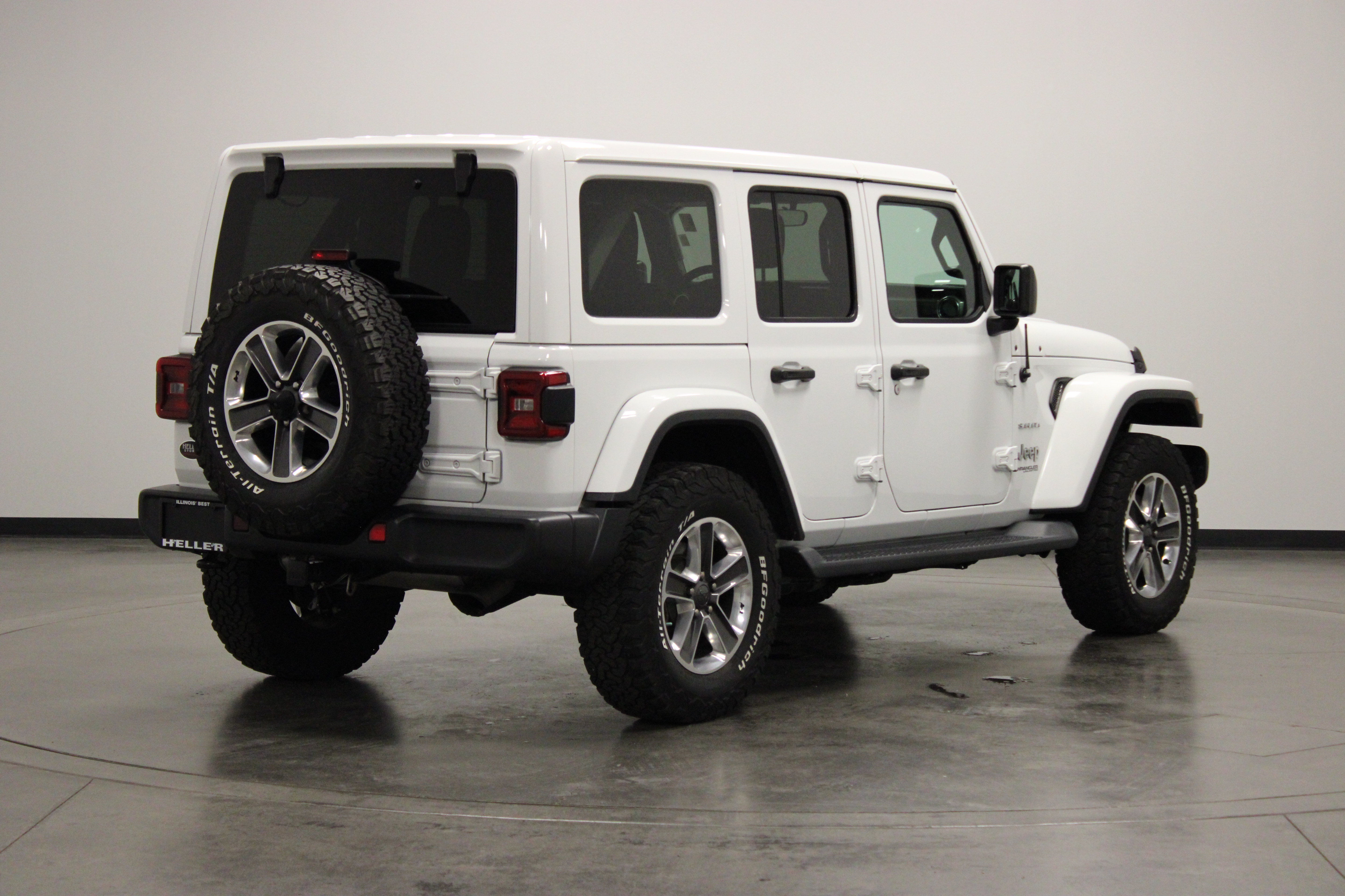 Used 2019 Jeep Wrangler Unlimited Sahara w/ LED Lighting Group AWD/4WD image 8