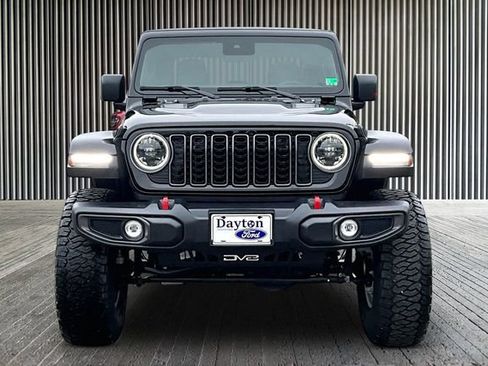 Used 2025 Jeep Gladiator Rubicon w/ Safety Group AWD/4WD image 3