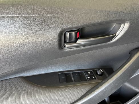 Certified 2022 Toyota Corolla LE FWD image 12