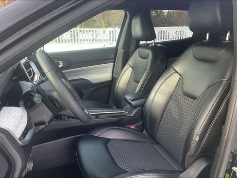 Used 2024 Jeep Compass Latitude image 24