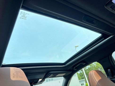 New 2025 Subaru Forester Touring image 9