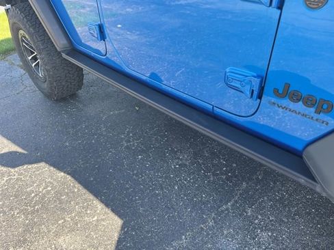 Used 2024 Jeep Wrangler Willys image 10