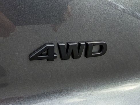 New 2025 Nissan Pathfinder SV w/ Black Appearance Package image 8