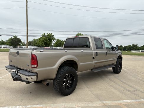 Used 2005 Ford F350 Lariat AWD/4WD image 3