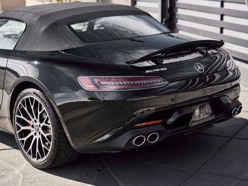 Used 2021 Mercedes-Benz AMG GT Roadster image 13