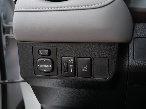Certified 2018 Toyota RAV4 XLE AWD/4WD image 26