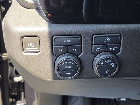 Used 2023 Chevrolet Silverado 1500 LT image 27