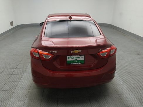 Used 2018 Chevrolet Cruze LT w/ Sun And Sound Package FWD image 6