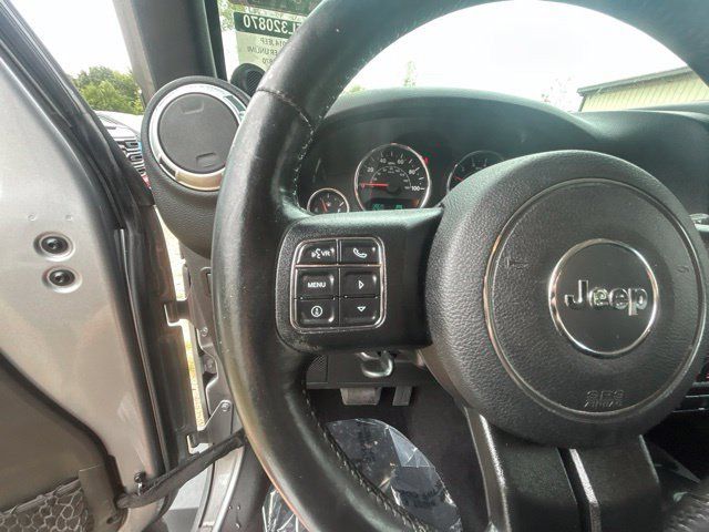Used 2014 Jeep Wrangler Unlimited Rubicon w/ Connectivity Group AWD/4WD image 26