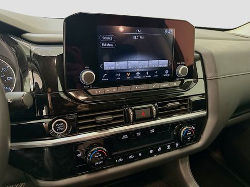 Used 2023 Nissan Pathfinder SV AWD/4WD image 25