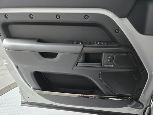 New 2026 Land Rover Defender 110 OCTA AWD/4WD image 21
