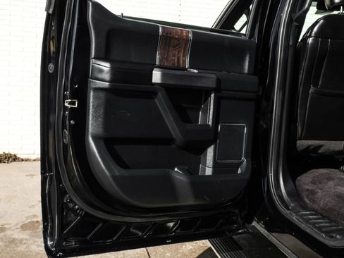 Used 2016 Ford F150 Platinum w/ Equipment Group 701A Luxury image 41