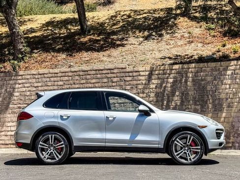 Used 2011 Porsche Cayenne Turbo AWD/4WD image 14