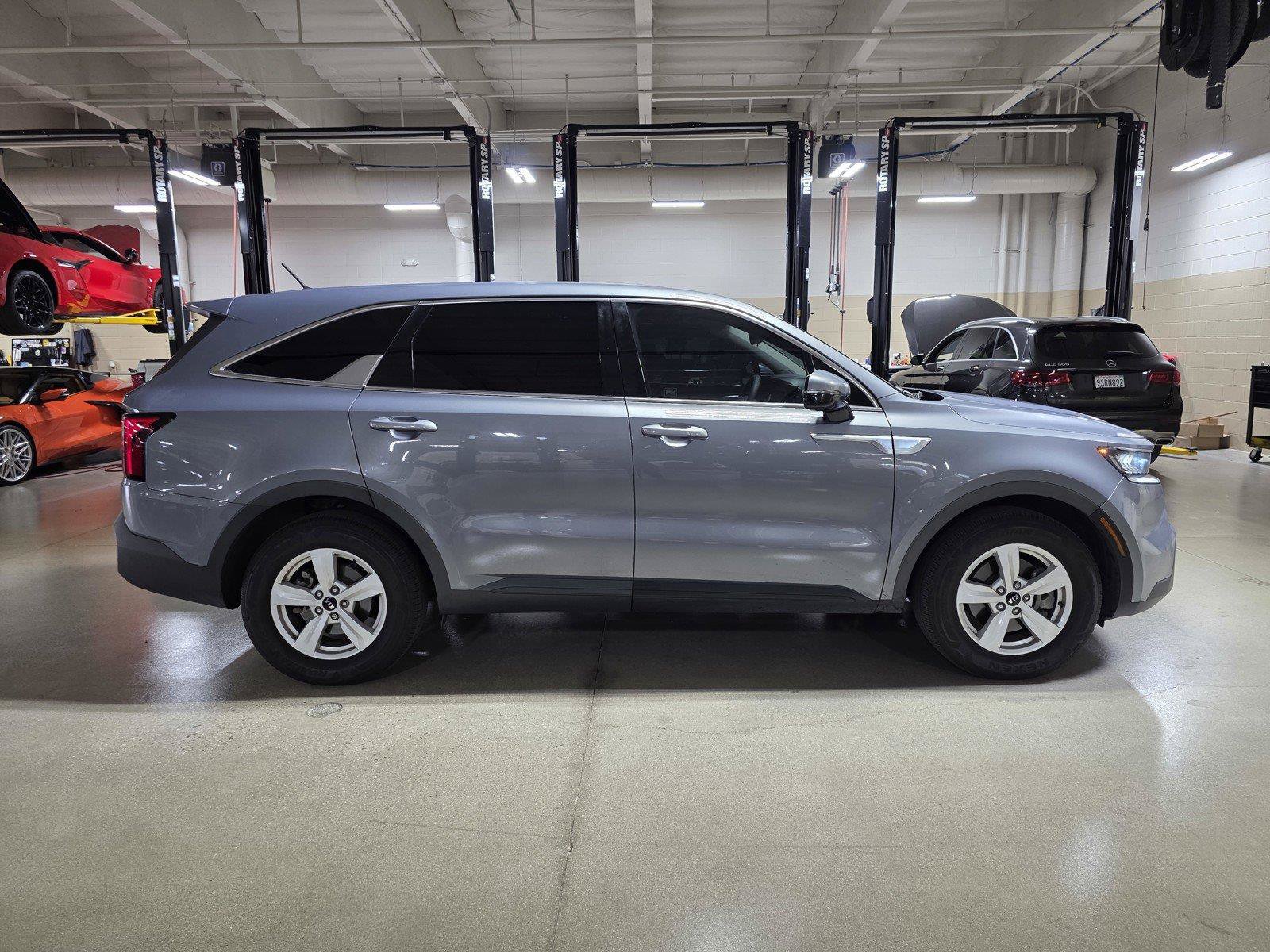 Used 2021 Kia Sorento LX FWD image 8